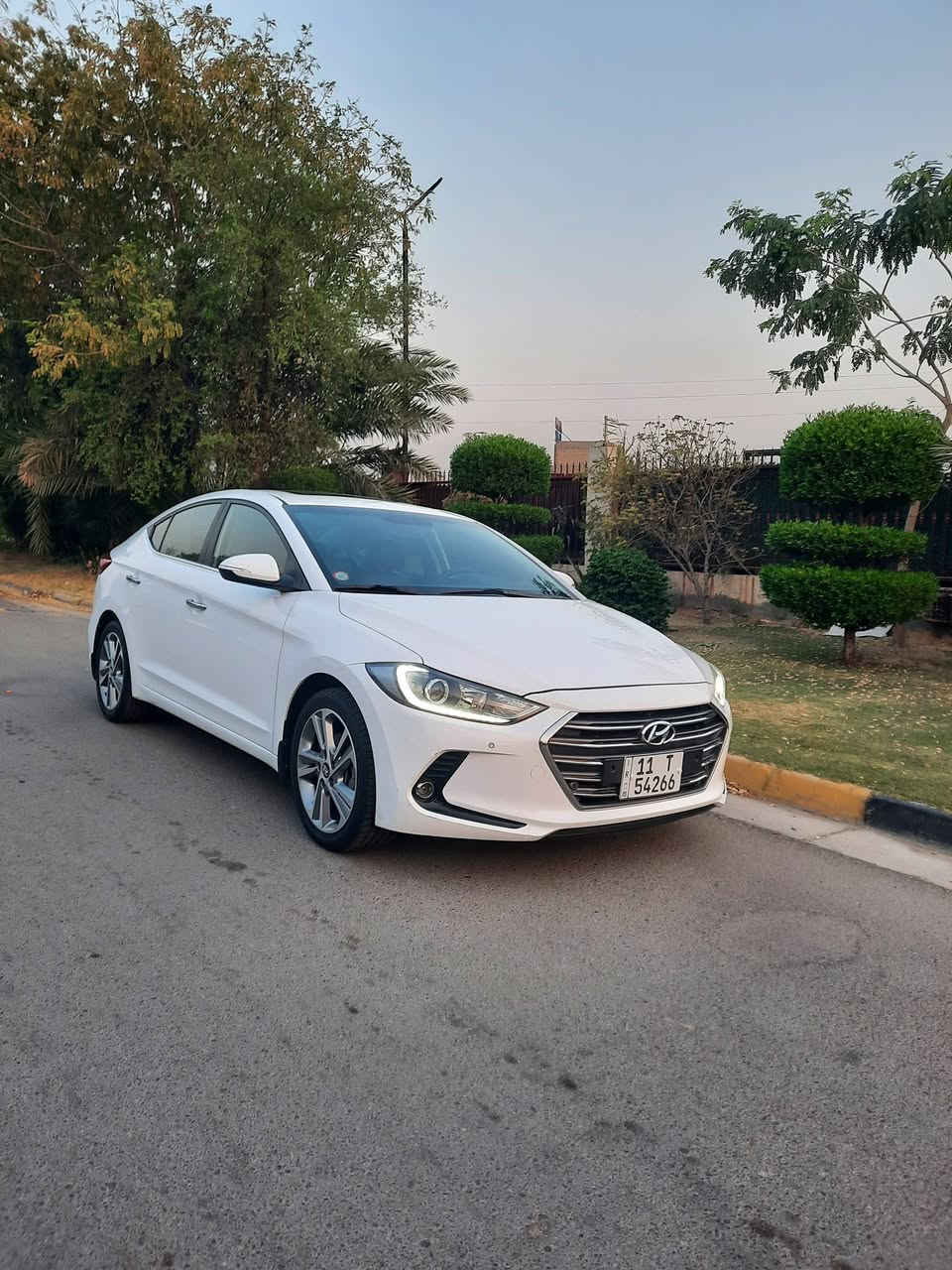 النترا خليجي موديل ٢٠١٧ فول مواصفات VIP ايرانية ماشية ٥٣ جديدة على وضع الشركة مكفولة كفالة عامة مكانها بغداد حي الجامعة الاتصال على الأرقام *********** ***********

