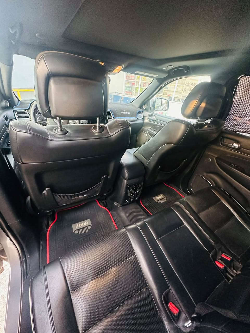 HEMI V8 • ١١٠ ألف كم • جلد اسود