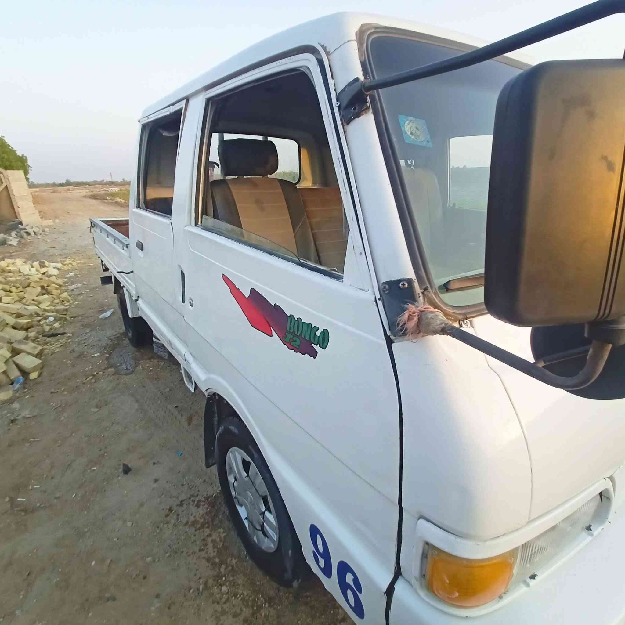 السلام عليكم كيا حمل بنگو موديل 96 دبل قمارة محرك وكير شرط مصبوغة عام جمالية بدون ضربة شاصي ورقم شاصي مكفول مداور ثاني يوم رقم انگليزي السعر 55وبيهة مجال قليل رقم الموبايل ***********
