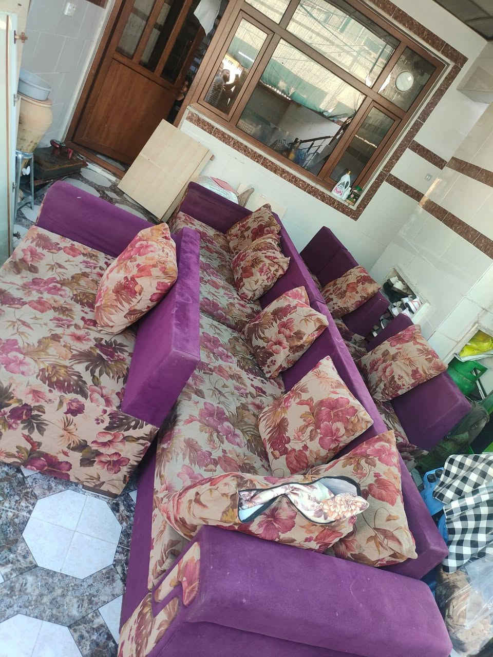 ١٠٠ الف ويا توصيل ١٤ نفر
***********
