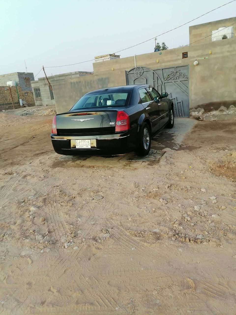 اوبامه ١٠ اصل السياره مكفوله من الضربه من التبديل فقط بيه مكانات صبغ قليله مكينه بل جيس وكير وتخم تايرات وحداديه كله جديد سنويه ال ٣٠ بسمي مكانه بل دوانيه بل سدير *********** السياره جاهزه من كلشي وما مشتغله خط دوم مال عسكري
