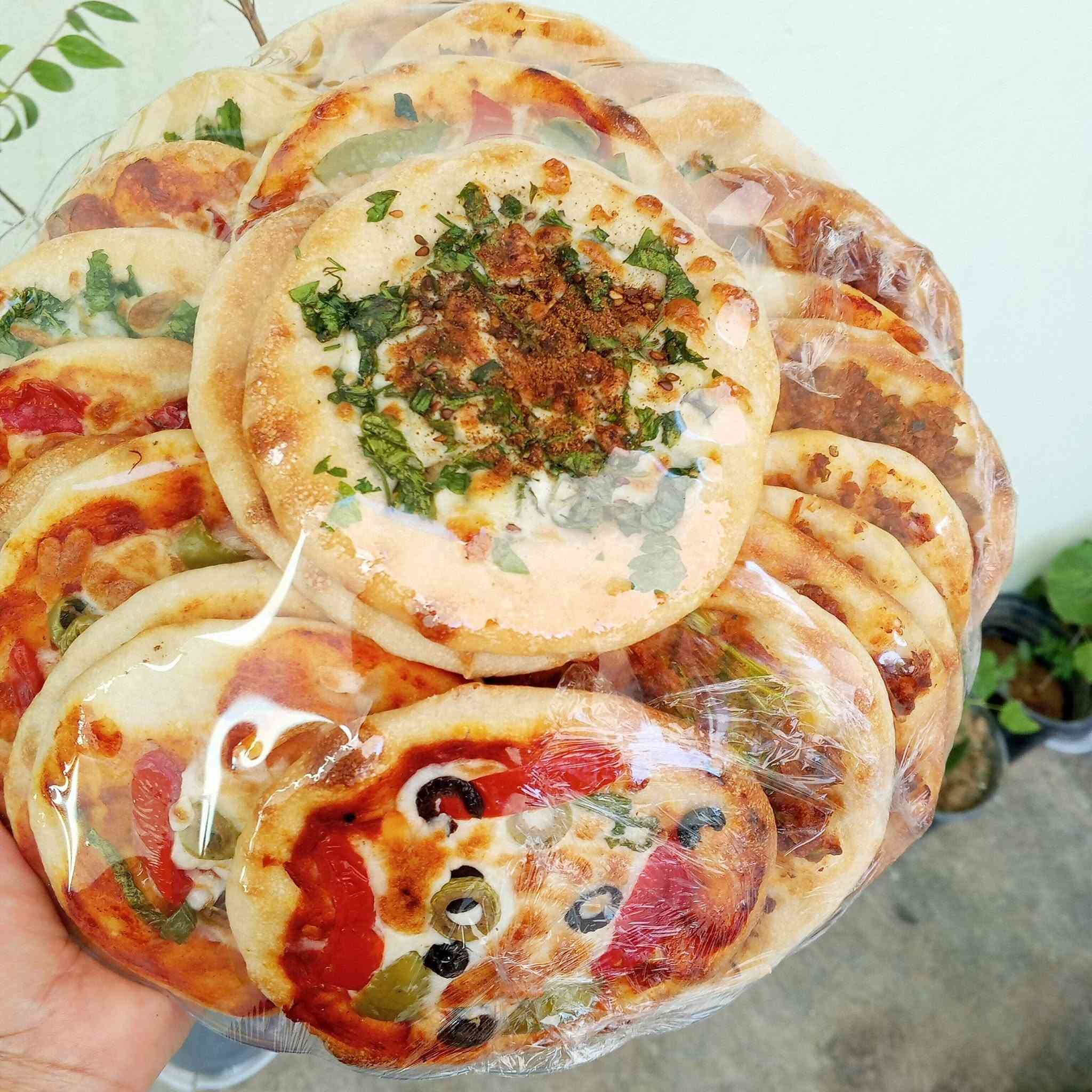 فطاير دجاج • فطاير كرفس • توصيل