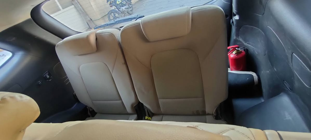 السلام عليكم 
 سنتافي 2012 وارد امريكي فئة limted
محرك 3500
كير ومحرك كفالة 
ماشية 132الف
تبريد قطعتين 
7راكب 
فتحة بالسقف 
الاضوية مالتها العالي والناصي شادلها ليد نهاري 
تخم تاير شادلهة جدد قبل شهر  منضومة التبريد صيانة كاملة تاخذها متصرف عليها فلس 
المواصفات البقية معروفةمالتها 
 حادثها من أمريكا بس جاملغ أمامي والصبغ مثل ما موضح بالسونار والتبريد ثلج عالفحص 
مكاني ديالى كاطون الرحمة
رقمها بغداد باسمي تحويل شوكت متريد والسنوية مجددها ل2030 

السعر 127ورقة
***********

