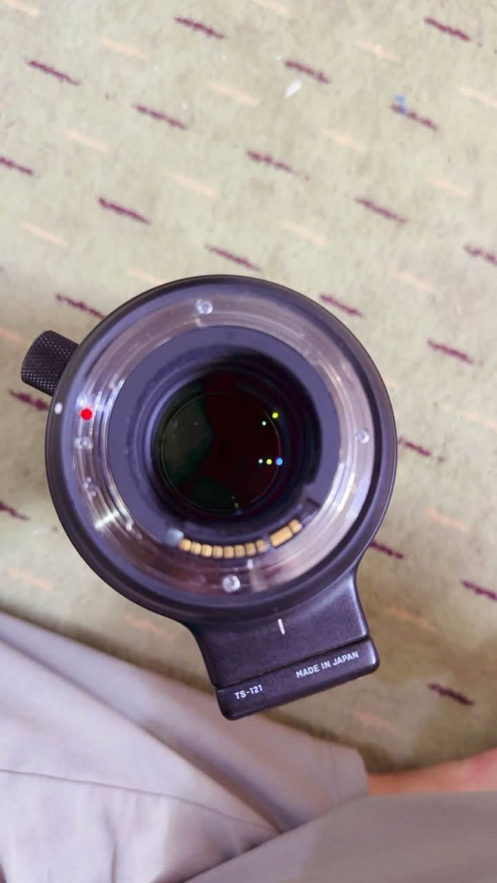 عدسه ساكما
Sigma 70-200
نضافه تسعين بلميه 
مستعمل اربع اشهر فقط
عارضه للبيع بسب  بيع الكامره 
للشراء مراسله خاص 
او الاتصال على ***********
