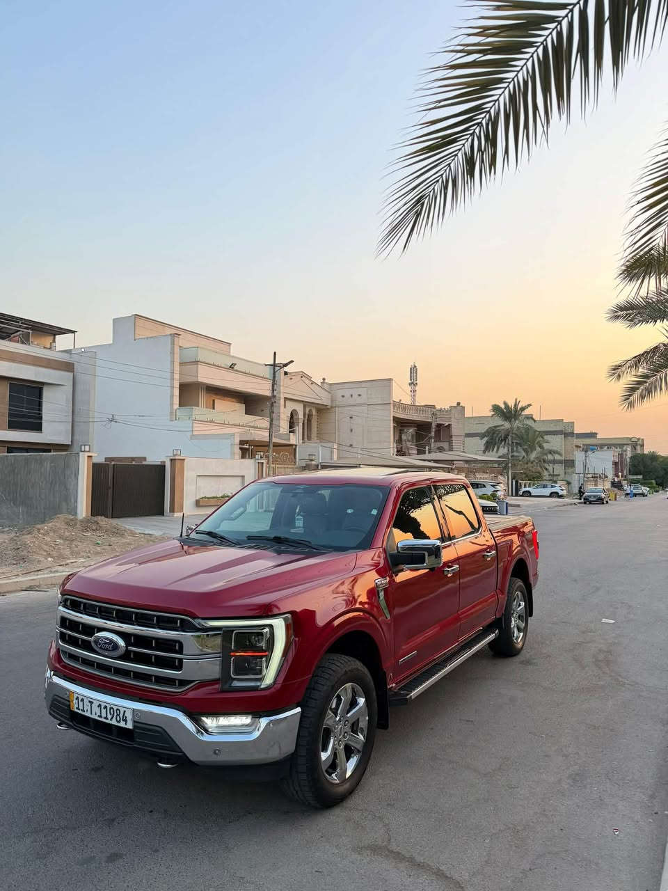 فورد F150 لمتد هايبرد 4*4
فول 1/1اعلى فئه 
اذا احجي موصفاته ما يخلصن هيه اعلى فئه لمتد 
صور حادث مرفقه 
سياره جديده وجاهزه مابيه اي نقص 
مكان سياره بغداد سيديه 
سعر 285 
***********
