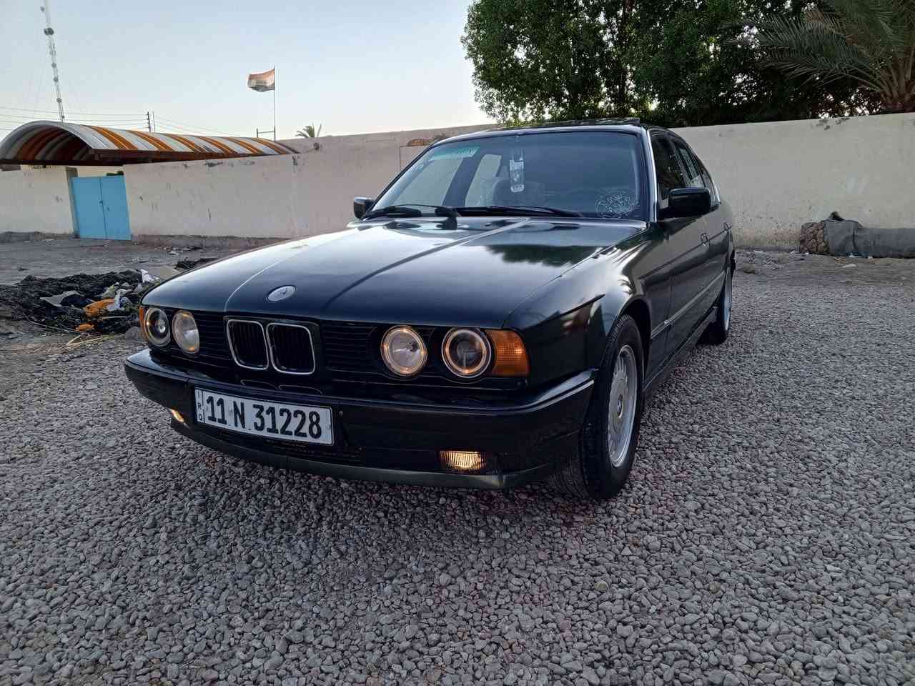 BMW..525
السلام عليكم لبيع
اصل موديل 92فول مواصفات
سلايت روف 
كشنات جلد كهربائي جديد
مري من فصل 
محرك وكير جديد 
محرك مسكر تك فانوس 
حداديه خير من الله 
تخم تاير جديد 
تبريد مو شغال 
مصبوغه عام جماليه 
رقم بغداد نكليزي سنويه وهزه جديده
بيع مستعجل 40قفل قفل
الاستفسار على رقم ‏‪***********‬‏
