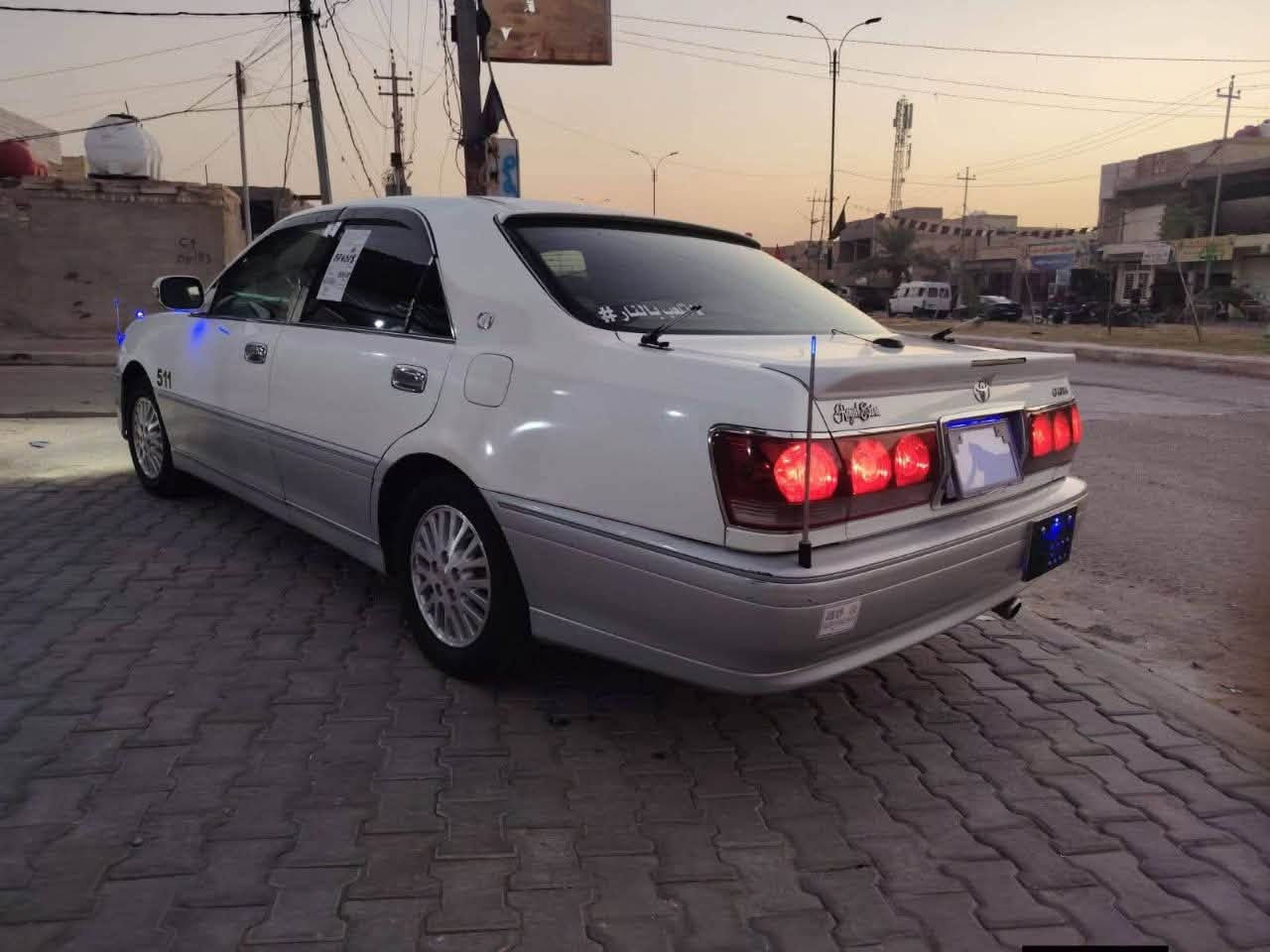 سلام عليكم ملكه ادوات كصه جنطه سياره حلوه وماعايزها شي كلشي شغال بيها كهربائيات فول تبريد ثلج غرفتها حلوه تخم جديد محرك ديفور سياره كلش نضيفه سعرها 40 وبيها مجال عنواني نجف رقم ***********
