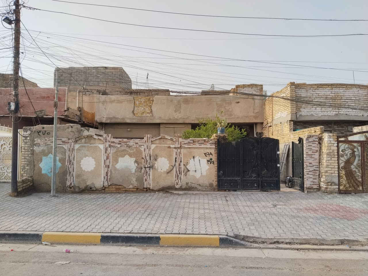 سلام عليكم مقاولات عامه( كادرالسيد) مستعد إستلام كافة العمال كرسته وعمل أو عمل فقط حسب الموصفات صاحب الدار
 و أسعار مناسبه وعمل مباشر من دون تأجيل
الاستفسار ***********
