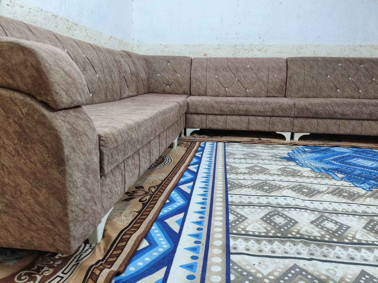 ديوان 10 مقاعد تزكام درجئ اولى نضيف حيل مابي اي ضرر سعره 225وبي مجال مكاني الكاظميه يوجد توصيل بكروه *********** يوجد واتساب

