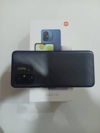 ريدمي ١٢ ذاكره ١٢٨ فقط شاشه مفطره والباقي مكفول سعره ٦٥ مكاني نجف 0780...