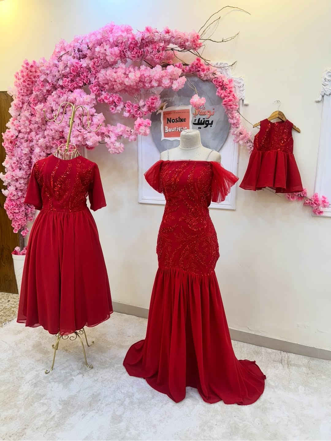 جمال تصميم الام وبنت لنوشي بوتيك
⁩
⁨	⁨	⁨	⁨	⁨	⁨	⁨	⁨	⁨	⁨تصميم وتنفيذ نوشي بوتيك
القياسات من 36-60 متوفره
للحجز دايركت اوعلى رقم الواتساب +964 771 322 7656
متوفره خدمهvip للمستعجلين
يخلص بيه الفستان او الطلب خلال ٢٤ ساعه فقط 
مده تنفيذ الطلب خلال ٣-٥ ايام فقط حبيباتي⁩⁩⁩⁩⁩⁩⁩⁩⁩⁩⁩⁩⁩⁩⁩⁩⁩
