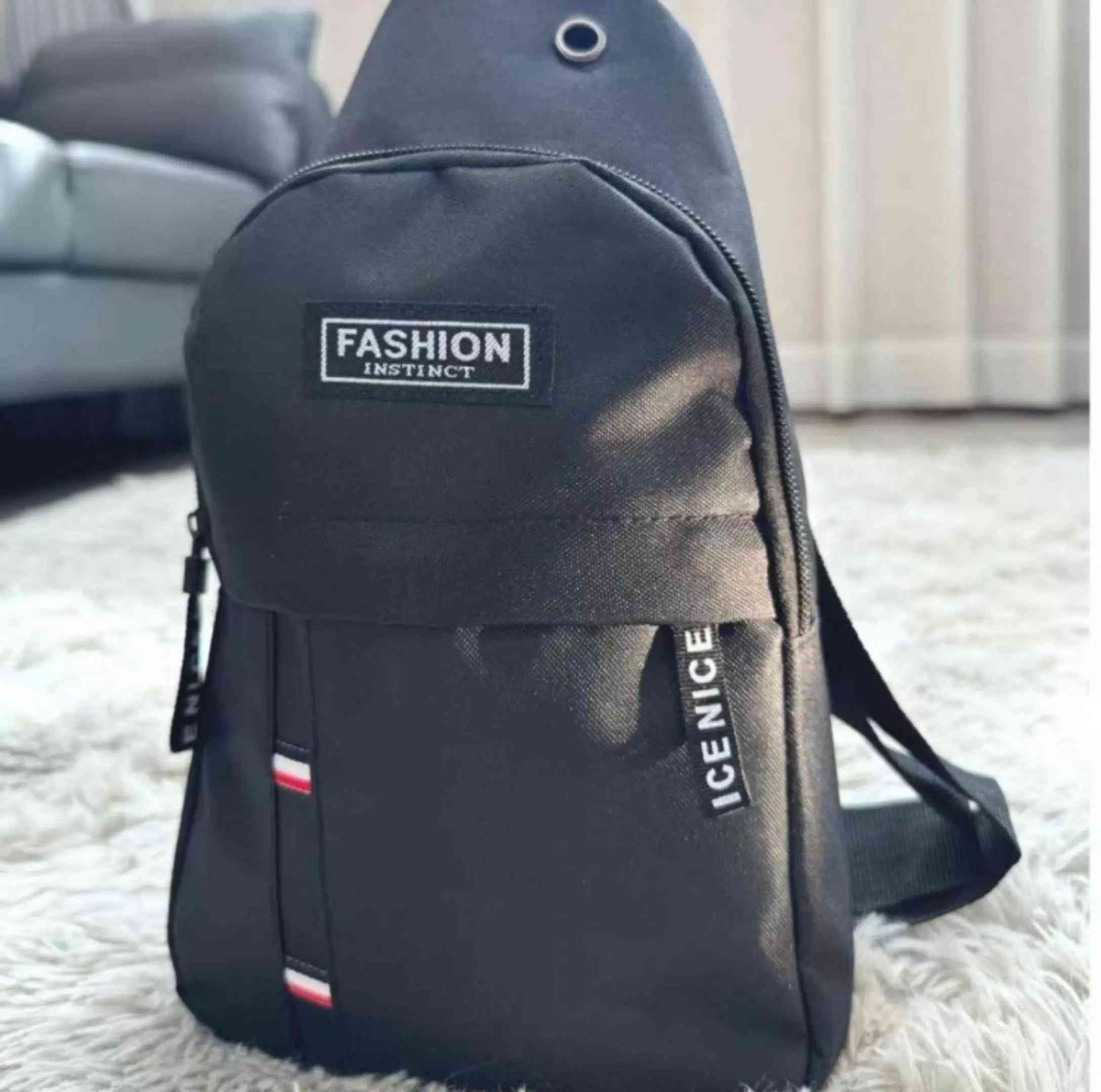 🎒 حقيبة أنيقة وعملية للدوام والطلعات والسفر خفيفة، مرتبة وسهلة الحمل ✨ تصميم عصري يناسب استخدامك اليومي، سواء للدوام، الجامعة، الطلعات أو السفر. 🔹 خامة قماش متينة ومناسبة للاستخدام المتكرر 🔹 تصميم خفيف ومريح للحمل طوال اليوم 🔹 حزام كتف قابل للتعديل حسب راحتك 🔹 جيوب متعددة لتنظيم الأغراض الشخصية 🔹 مساحة عملية لحمل الأساسيات بسهولة 👜 حقيبة واحدة تناسب يومك بكل تفاصيله للحجز والاستفسار يُرجى مراسلة الصفحة أو عبر واتساب. #حقيبة #شنطة_دوام #حقيبة_سفر #حقيبة 

نص مكتوب في الصور:
- جنطة ولادية مميزة والسعر مناسب
- قطعتين تحصل تخفيض