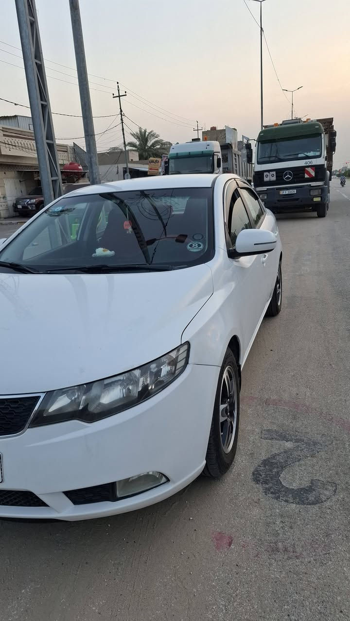 للبيع كيه سيراتوموديل  ٢٠١٢ السياره جهازه كير ومكينه مكفولات رقم انكليزي @هستوني حولته السعر ٩٧ وبيهه مجال رقم الموبايل *********** كربلاء حي العامل
