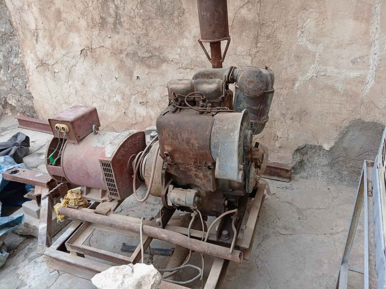 مولده دويز بستمين  ٥١١ مع شاصي كامل 
توليد 15KV كيفي
٦٠ امبير شغال بدون اي عيب 
سعره 12$ ورقة 
‏‪***********‬‏
العنوان/ طوز كركوك, العراق
