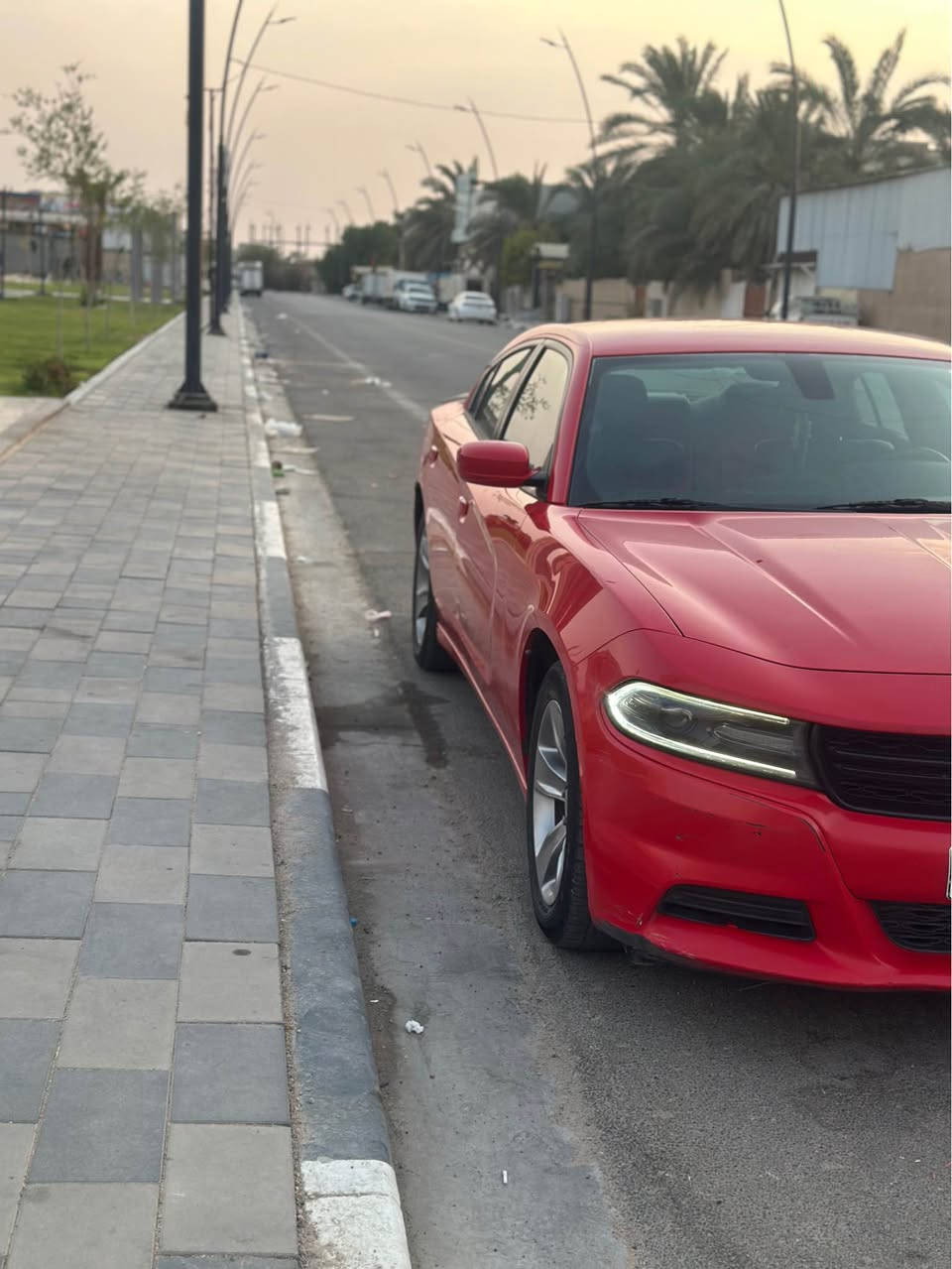 جارجر 2019 خليجي 
بيها جاملغ خلفي صفحة العبري صبغ 
السيارة جاهزة مكينة
گير 
حدادة 
تبريد 
تخم تاير 
السيارة جاهزة للاخير 
السعر 200 وبيها مجال 
مكان بصرة دور النفط 
*********** البصرة, العراق
