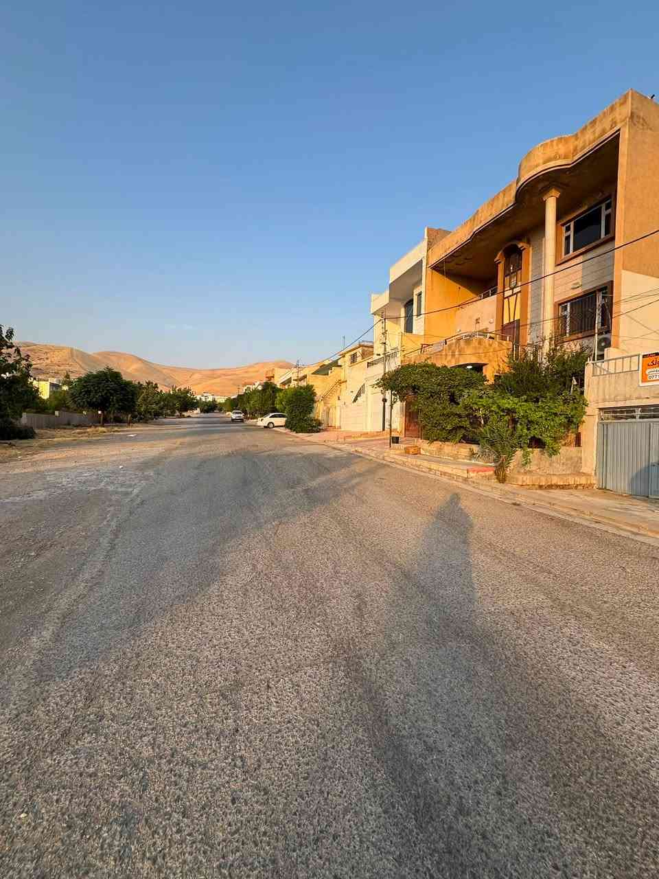 سەرەتا بەناوی خودا 
کۆدی /10984
خانوو بۆ فرۆشتن  
📍ناونیشان/  39کانی أبراهیم أحمد
📐ڕوبەر / 200 مەتر 
📏پێشی/ 10 بە 20
🛣️شەقامی/ 20 مەتری 
🌕 ڕوو / ناوشار
🏗️پێکهاتوەلە/ 2 نهۆم 

تێبینی ( خانوەکە بەرام بەری باخە  بیرێکی باشی تیایە دوو قاتو هەورەبانێکە بۆ دومال ئەبێت )
ــــــــــــــــــــــ
🖊️/ بۆ زانینی نرخ  کۆمێنت بکە 
ــــــــــــــــــــــــ
بۆ پەیوەندی📞
☎️***********

‎ـــــــــــــــــــــــــــ
تۆی بەڕێز موڵکت هەیە دەتەوێت بیفڕۆشیت یان بیدەیت بەکرێ زانیاریەکانمان بۆ بنێرە هاوکارتان دەبین 
‏‎*********** ☎️واتس ئاپ"فایبەر 
‏‎یان سەردانی نوسینگەی(جوانی موڵك)بكەن
‏‎ناونیشان"ئیبراهیم ئەحمەد"بەرامبەر دیلان سیتی
