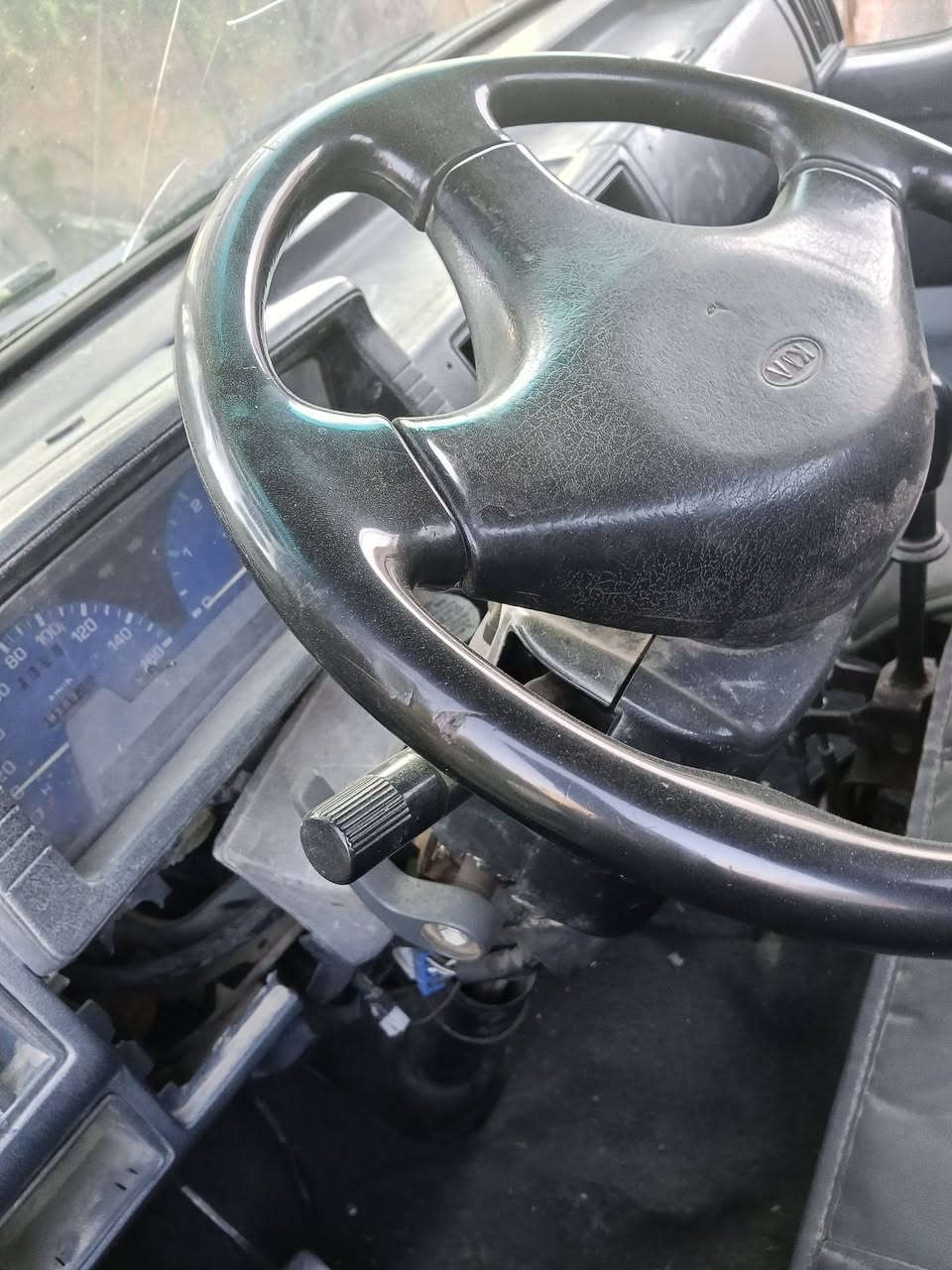 داينة موديل 96
محرك كير اكسل كيا بنكو موديل 20 
المحرك مال كيا بنكو حمل 
تخم تاير جيد شاصي مكفول من كل عيب 
رقم كركوك الماني تحويل مباشر تريد وكالة 
صدر جديد سياره جاهزة للشغل 
التواصل ع واتساب ***********
