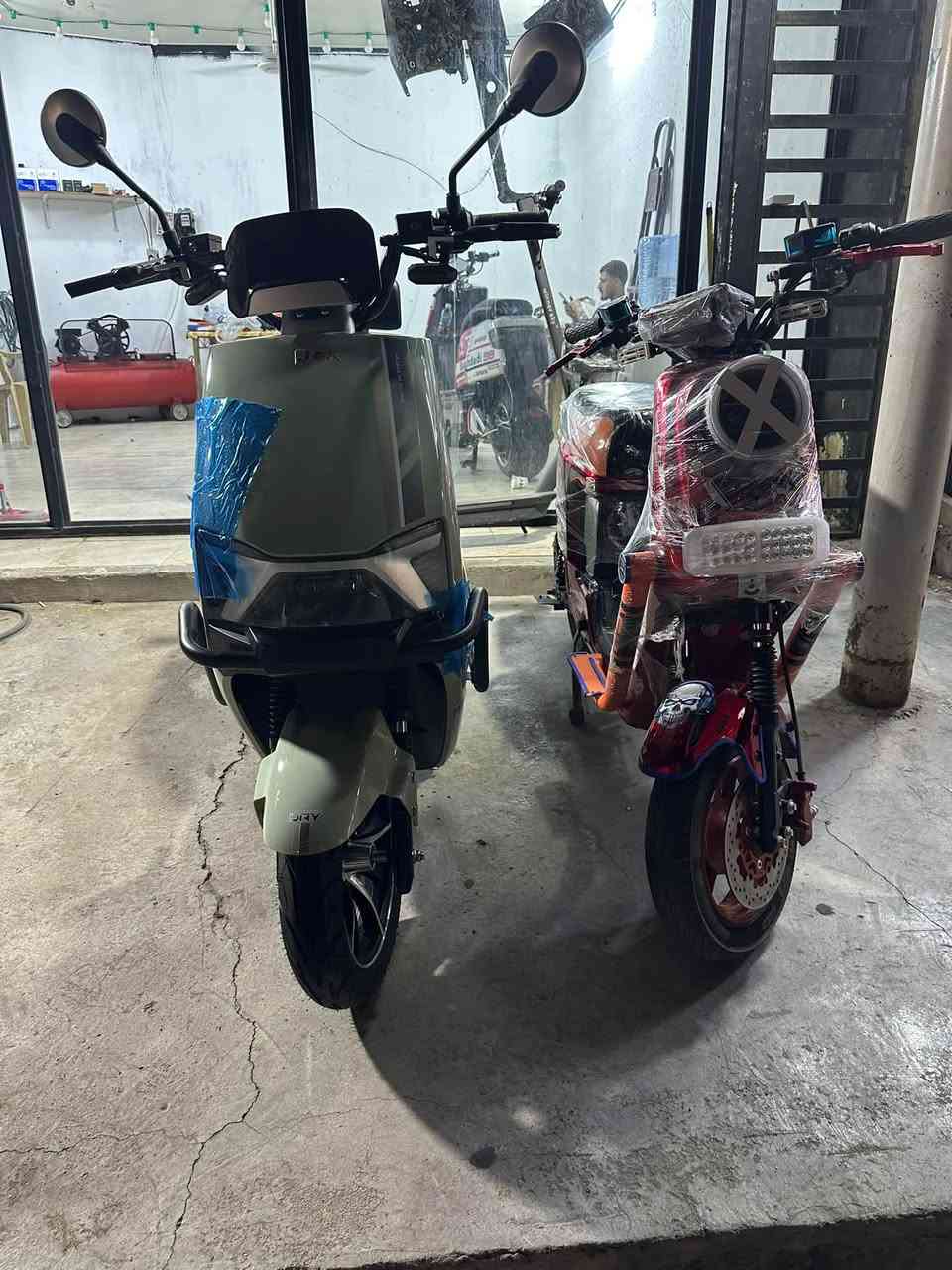 🏍️ مركز ايرون بايك 🏍️
بيع وصيانة جميع أنواع الدراجات والستوتات الشحن نقد وأقساط

🔧 تتوفر خدمة التوصيل والصيانة المنزلية بدون أجور إضافية لجميع مناطق حي الجهاد والمناطق المجاورة

🛠️ متوفر لدينا جميع أدوات ومستلزمات الدراجات

📍 العنوان حي الجهاد شارع الشارقة

📞 ***********

🎵 صفحة التيك توك 

https://www.tiktok.com/@iron.bike07?_r=1&_t=ZS-99oVkuugg0z

تابعونا لمعرفة العروض وكل جديد 🏍️🔥

نص مكتوب في الصور:
- سكليتر صوبين R9 ونلي التحكم الكامل في راحة يديك! للاستفسار والطلب: *********** حي الجهاد شارع الشارقة