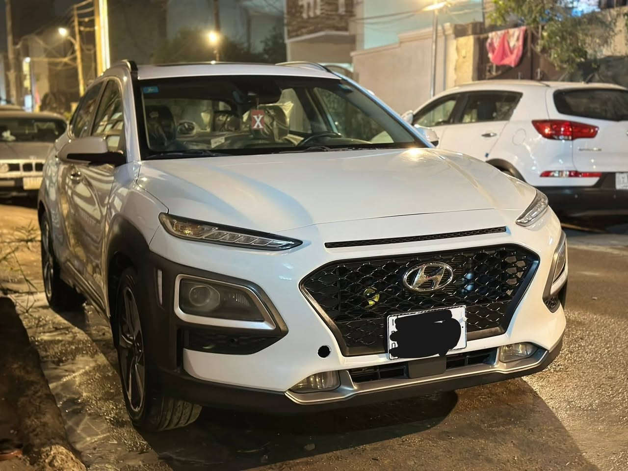 السلام عليكم كونا 2019 فول موصفات 1/1
ماشيه 77 الف 
تدفئة تبريد بالكشنات اشاير بالمري 
كشن كهرباء فتحه سقف
توقف تلقائي تحديد مسار 
حساسات نقط عمياء 
مكينه 1600 تيربو 
بيع او مراوس  
السعر 125 وبيها مجال بسيط. 
***********
***********
