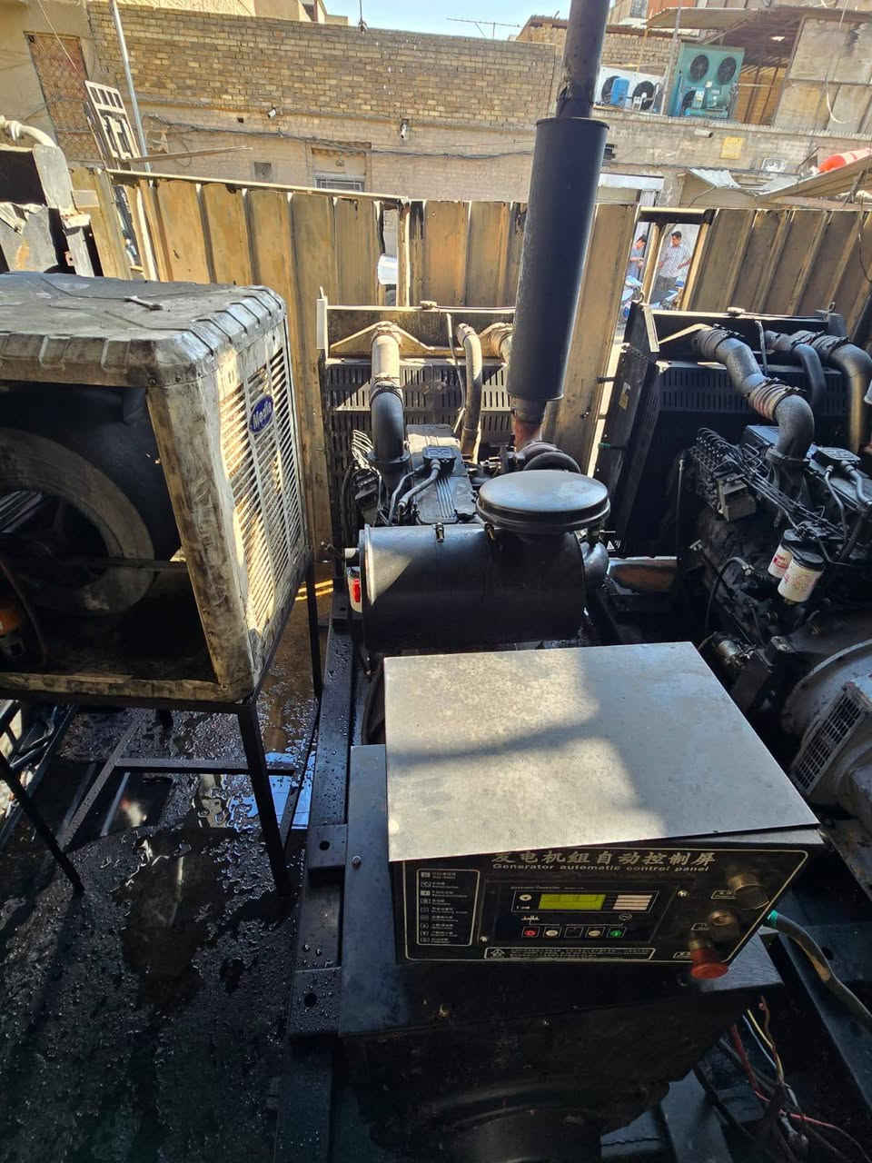 السلام عليكم 
مولدات كمنز اصلي صيني عدد 2 كسر صندوك بلادي 250kv مشتغلات شهر واحد فقط سعر الواحدة 60$ وبيها مجال للاستفسار
*********** بغداد, العراق
