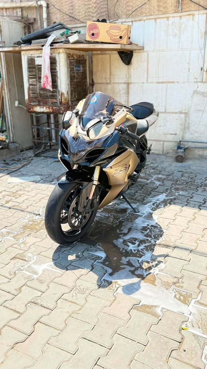 السلام عليكم للبيع جكسر موديل ٢٠١٣ مكينه 1000 مكفوله كفاله عامه رقم بصره مشروع وطني هزتها بشهر الرابع سعر ٧٠ وبيها مجال مستعجل مكاني بغداد ***********
