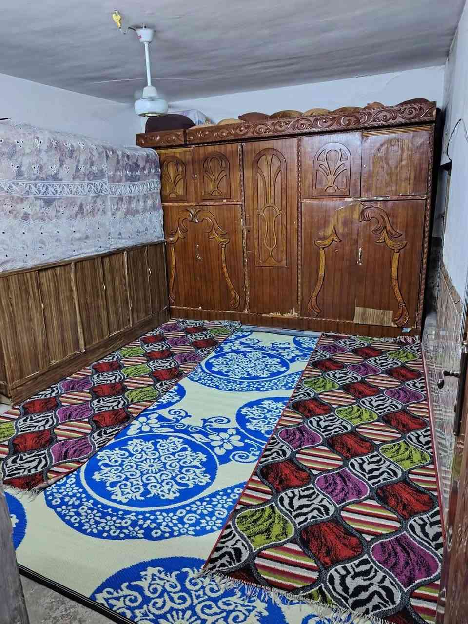 بيت للبيع بحي السفير مساحة 125 مربع
***********
