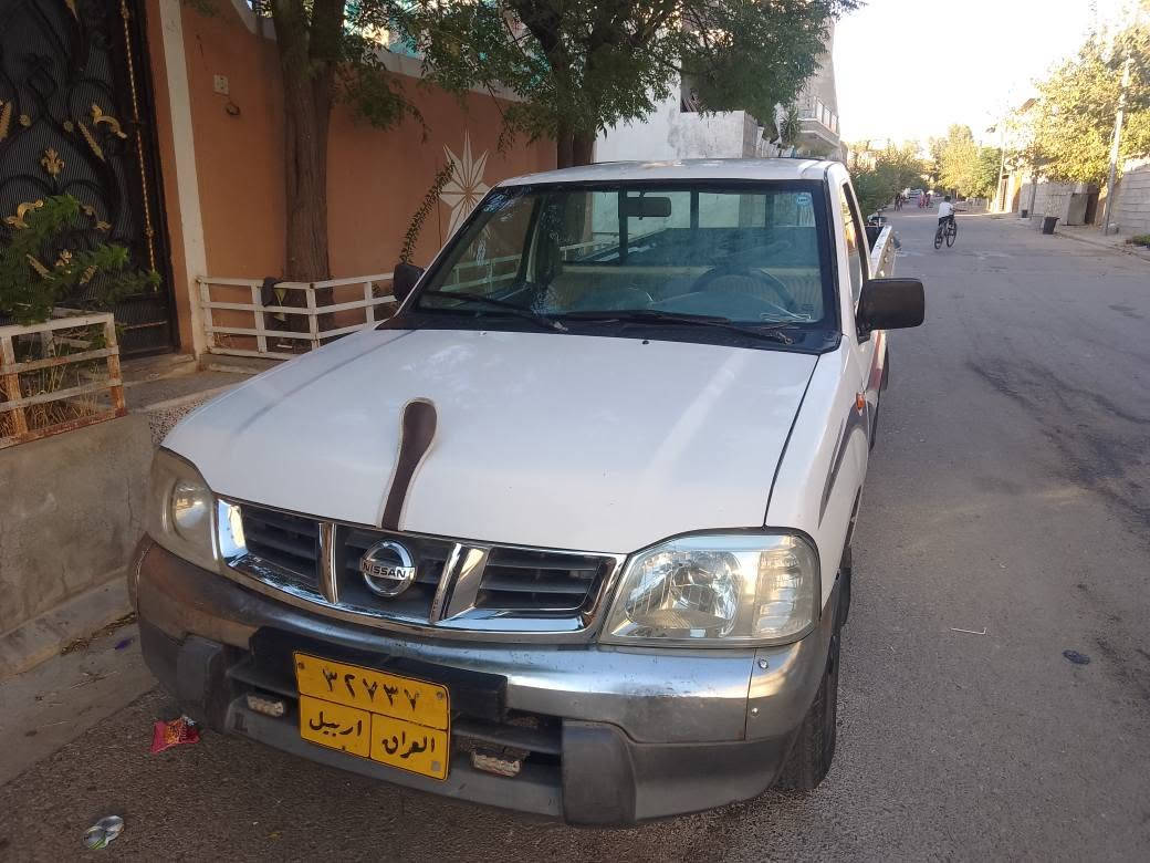 نیسان تاک 2002

پێنج قولاب

گێر و مەکینەی بە شەرت

شانسی و ئەکسلی بە شەرت

تەحویل بەشەرت

ڕەقەم هەولێر

سەنەوی ۱ ساڵە بەسەرچووە

سبوخ عام شانی داداوە

کارەبایی هەمووی بەشەرت

قوفڵ مەرکەزی

ناوبۆدیەکی جوانی تیایە

بەشەرتی تەحویل

تەبریدە بەس ئیشناکا

سەیارەکە هەتا بڵێی ماڵی دۆستە

ماڵی کەسابەتە

شوێنمان تەکیەی کاکە مەند

نرخی 55 گەڵاو مامەڵەیەکی برایانە

ژ.م.***********

ژ.م.*********** السليمانية, العراق
