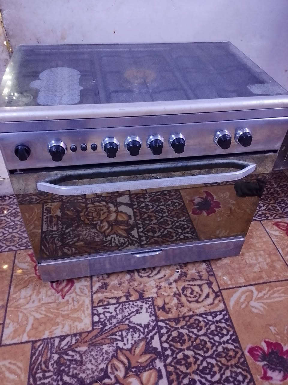 سلام عليكم من رخص لادمن طباخ فريش مصري سعرهة 200 وبي مجال مكان ام قصر رقم *********** بي واتساب
