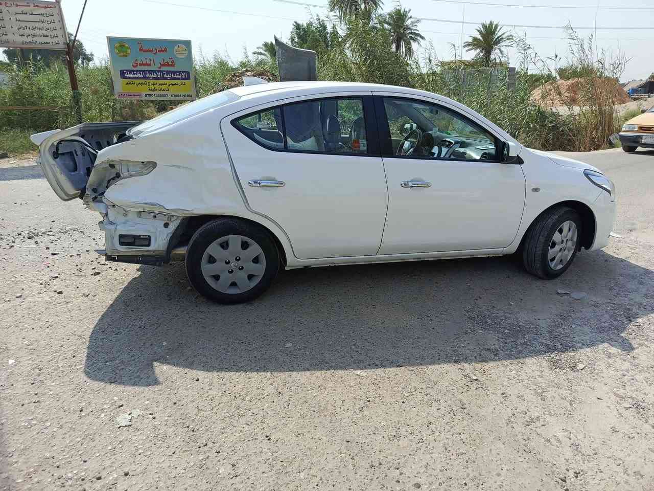 السلام عليكم سني هندي 25 اخت الزيرو ببهه حادث جاملغ خلفي فقط ابيع عله وضعهه مكان بغداد حته الدعاميه مابيه شي البكلايت بس جامه مكسوره فقط جاملغ برجع بارد ***********
