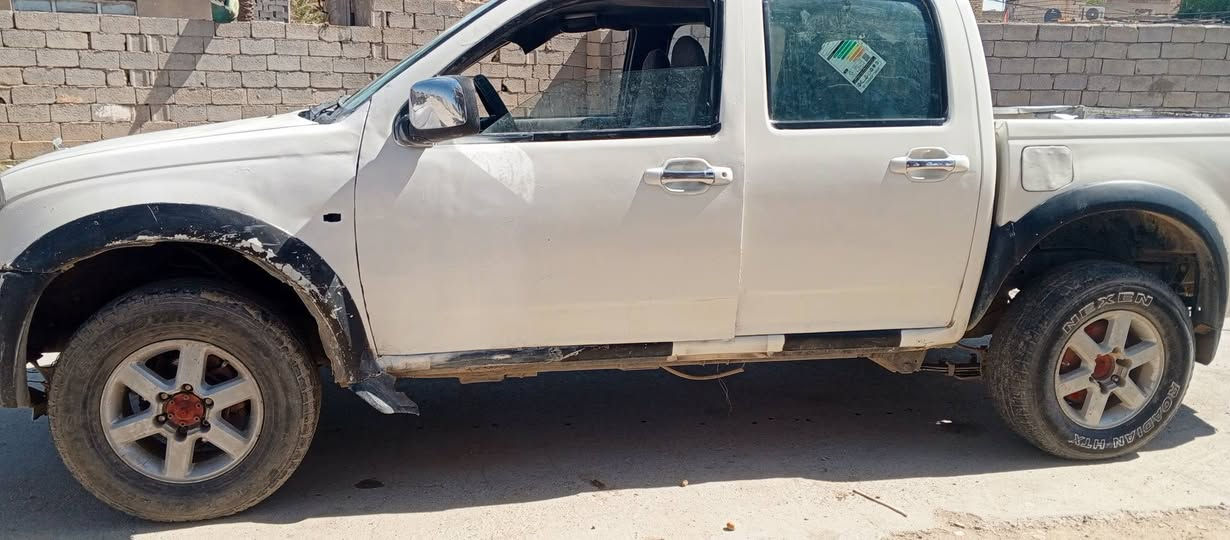 السلام عليكم سيارة شوفليت بيكم البيع  مزاد وزارةالداخلية بيه وكاله بيه و والسيارة جاهزة والسعر 40 وبيه مجال والتوصل على هاذه الرقم ***********
