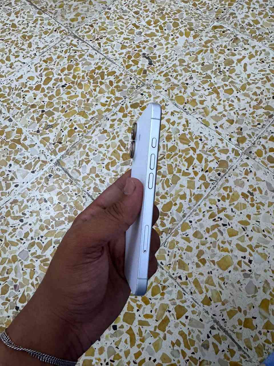 ‏16عادي جهاز مبدل فقط شاشه جهاز نضافته كدام عينك شاصي بي طخات والدكم ما التعلي والتنصي ما يشتغلن والشريط موجود عندي أبيعه لليشتري الجهاز 

بطاريه 92
ذاكره 128
عنوان الأمين الثانيه سكينة
***********فقططط واتساب
600وبي مجال للشراي
