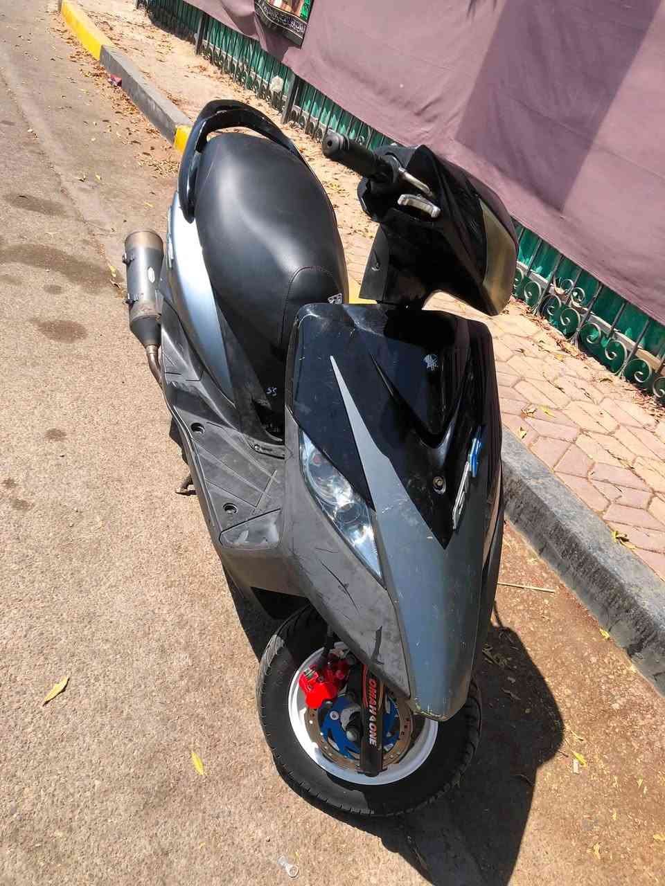السلام عليكم دراجة ماكس ثعلب رياضي مزوده تزويد بلادي بيها كور DS مشطب وكابريتر مختلفة كلجات رياضي صالنصة رياضي يدات رياضي ويل كب ابيض سلف كوسو  الدراجة تشلع الكاع تخبل للبيع السعر )(700) وبيها مجال مكاني غزالية (***********)

