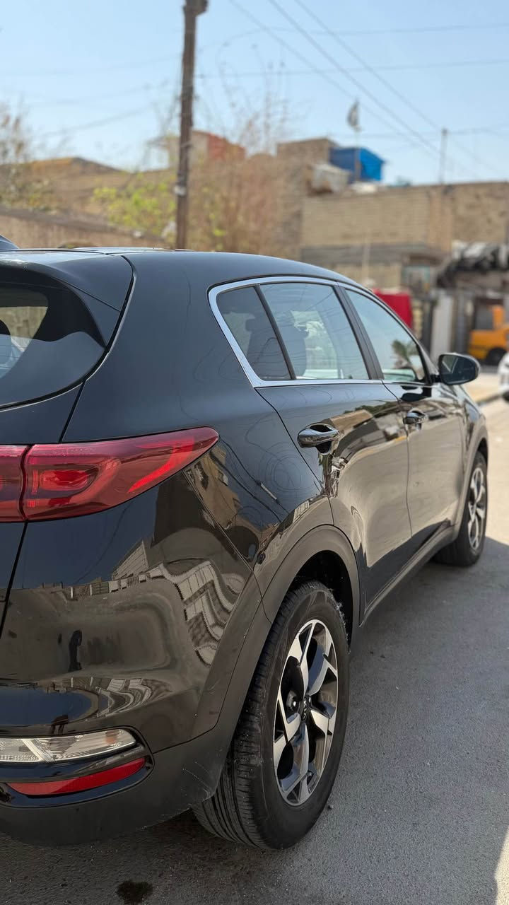 سبورتج ٢٢
بدون ايرباك بدون صبغ
حافه جاملغ بارد وحافه بنيد 
فقط سيارة جاهزة
*********** بغداد, العراق
