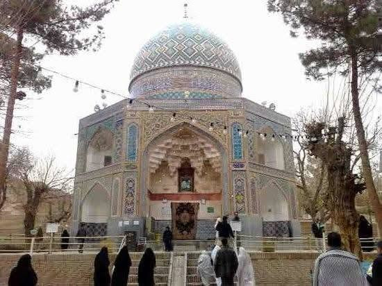 كـــــــــروب ايران  11 يوم قم مشهد نيشنابور   بري
يوم  8/22 

الانطلاق من فلگة العمارة الكوت

🔸نقل  منشأه عراقيه من الكوت للكوت 

🔸 فنادق قريبه عل حرم  اسواق تحت الفندق 

 🔸جولات سياحيه و دينيه 

🛑 اليوم الاول،،، التجمع في الكوت   والانطلاق نحو الحدود الايرانية ومنها الانطلاق الى قم المقدسه 

🛑 اليوم 1 _ الوصول إلى مدينة قم المقدسه واستلام الغرف وبعد الاستراحه الخروج إلى زيارة السيدة المعصومه  

🛑 اليوم 2_ بعد صلاه الظهر الذهاب إلى الاربعين علوية والى مسجد جمكران مقام الامام المهدي عجل الله فرجه وبعدها الذهاب الئ مدينه مشهد وسوف نقيم في مدينه مشهد 4 ليالي 

🛑 اليوم 3_ الساعه 8 صباحا نوصل لمدينه نيشنابور نزور قدم الامام الرضا وبعدها ننتجهه الئ  مشهد واستلام الغرف وزيارة الامام الرضا ع 

🛑 اليوم 4 _ الذهاب إلى جبل النور هوسنكي شلالات والتقاط صور  للذكرى

🛑 اليوم 5_ يوم السياحي الذهاب الئ حديقه باغ مشهد ركوب الخيل مع ألتقاط الصور ب احدث الكامرات والالعاب تليفريك والكثير من الاشياء المميزه

 

🔴 ملاحظه ايضاً موجوده رحلات علاجيه اذا شخص يريد يروح للطبيب من افضل الاطباء في ايران نخابرله مترجم يجيه نقل من باب لفندق لباب الفندق 

🛑 اليوم 6 _ يوم اختياري للمسافر  مدينه شانديز 

🛑 اليوم7  _ بعد صلاه الظهر  وداع الامام الرضا والتوجه الئ اخوان الامام الرضا ياسر وناصر وشراء العسل الطبيعي   ومن ثم الئ خدام الامام الرضا خواجه مراد والهروي ثم إلى قم المقدسه

🛑 اليوم 8 _ الوصول الى قم المقدسه واستلام الغرف وزيارة السيدة المعصومه ع

🛑 اليوم _9  رحلات سياحيه الئ بستان علوي 

🛑 اليوم 10- وداع السيدة معصومة (عليها السلام) والتوجه إلى العراق 

🛑 اليوم 11 -صباحا الوصول الى العراق  الحبيب متمنين لكم قضاء اجمل الاوقات تاركين اجمل الذكريات 

كل  هذا  ب  ١٥٠ الف فقط 

للحجز والاستفسار الاتصال على الارقام التالية

***********

***********
