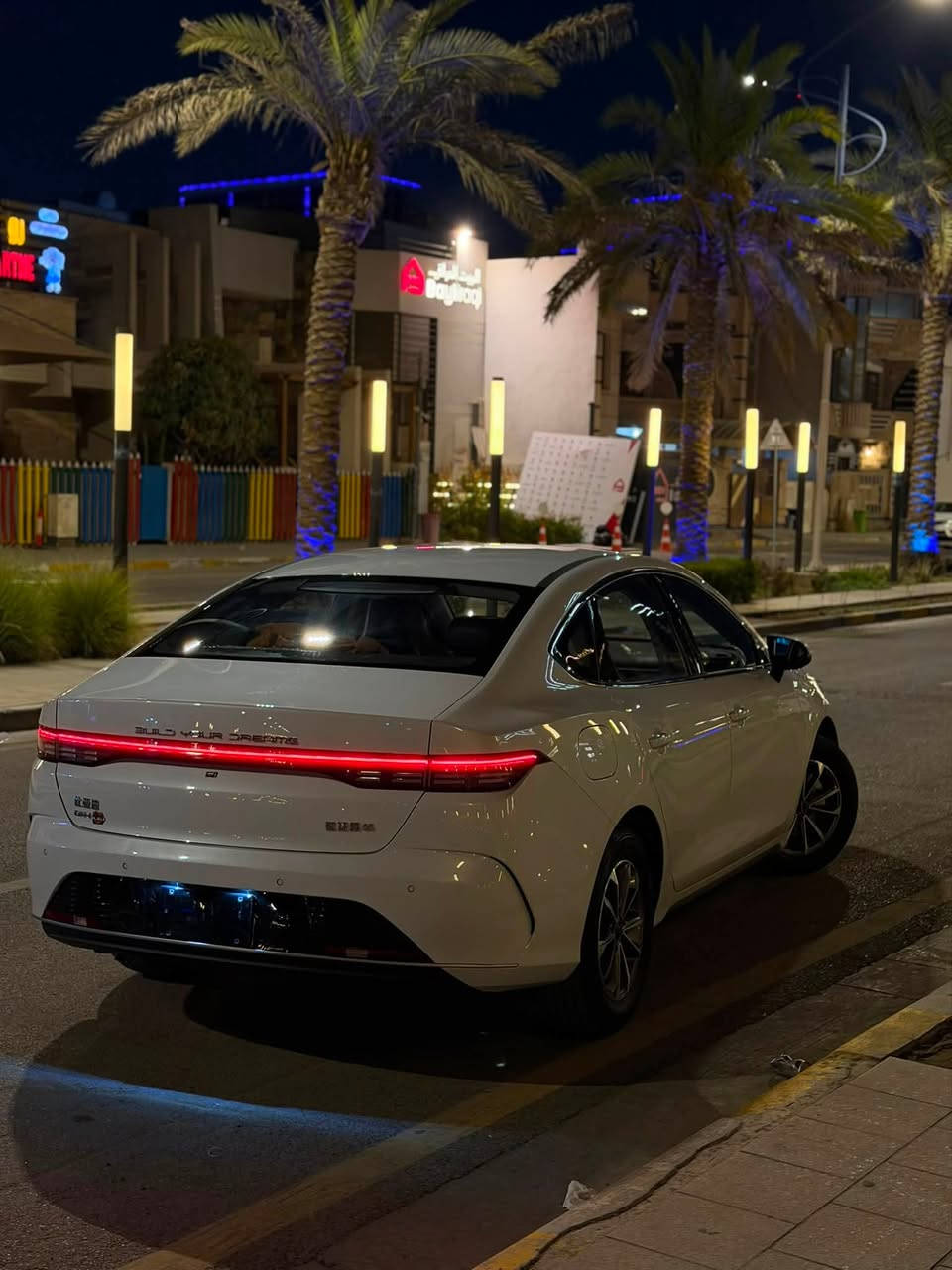 السلام عليكم 
للبيع byd دستروير 2025
كفاله لا صبغ لا تبديل لا حار لا بارد
عدا شخط ورصعه بسيطات صغار
ماشيه 29 الف جديده بمعنى الكلمه مابيها نقص برغي
رقم بغداد جديد هزه وسنويه جديده تحويل مباشر
مكاني بغداد الغزاليه او حي الجامعه
السعر 18،750 - 18 مليون و 750 الف وبي مجال للشراي 
للاستفسار  هـ - ***********
