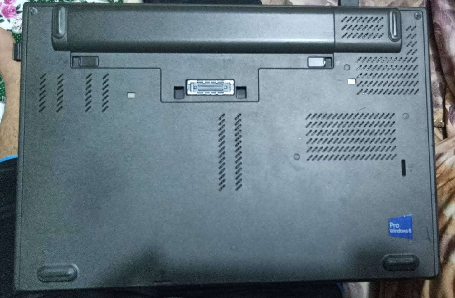 لابتوب Lenovo Thinkpad t440p المواصفات: 
المعالج: core i5 الجيل الرابع
كرت الشاشة:  مدمج من شركة intel
الرام: 8 جيجا نوع DDR3
المساحة:  128 جيجا نوع SSD
نوع Windows:نوع Windows 10 Pro وليس عادي
حجم الشاشة:الحجم 14
كيبورد عربي انجليزي
يأتي مع اللابتوب شاحنها الاصلي وماوس HP لا سلكي اصلي 
المافذ: 4 يو اس بي
 ومنفذ AUX 
ومنفذ SD card 
ومنفذ Display port 
ومنفذ VGA 
ومنفذ LAN
ويأتي معها قارئة اقراص DVD
مع كاميرا امامية دقة ممتازة
اللابتوب بالة اصلي

السعر المطلوب: 125 الف

للتواصل: ***********
واتساب او خاص

