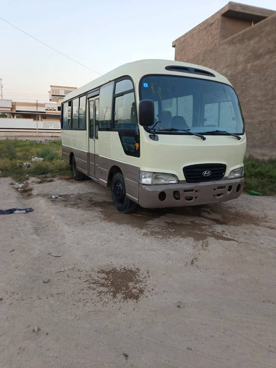كوستره هونداي للبيع سياره جاهزه مكينه جديده داخل مدوشم جديد ***********
