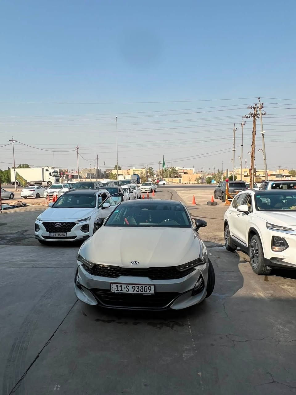 🚘 كيا K5 GT-Line 2021
السياره بسمي 
اللون: سمنتي مميز
الفئة: GT-Line فول مواصفات
المحرك: 1600 CC تيربو
الحادث: بنيد واكو بارد. بقبق الجنطه كد ثلاث اصابع وبدايه يم علامه الكيا  المدكر كد صبعين ..
السونار: موجود وحديث وجديد
الدواخل: جديدة ونظيفة جداً
الكشنات: جلد أسود مع تدفئة

المواصفات:
بانوراما
بصمة تشغيل وتشغيل عن بعد
شحن هاتف لاسلكي
قيادة ذاتية على الخطوط السريعة
هاند بريك بصمة
مثبت سرعة
ABS ومانع انزلاق
حساس ضغط الإطارات
بك لايت LED
شاشة مع خرائط ملاحة
كاميرا دوارة
رادارات جانبية ومراقبة النقطة العمياء
رادار الخطوط البيضاء
إشارات بالمرايا
كرسي السائق كهربائي
لايتات 3 عدسات
أوضاع قيادة Eco / Sport / Smart / Normal
بلوتوث + USB + AUX
تحكم ستيرن كامل
كير أوتو + عادي
أوتو بريك
ستيرن LED D
زينون
توقف ذاتي عند الرجوع
صندوق بصمة

📍 المكان: البصرة
💰 السعر: 150$ / واذا اكو مراوس اكسنت. خليجي 16
رقم ***********
 واتساب ***********
