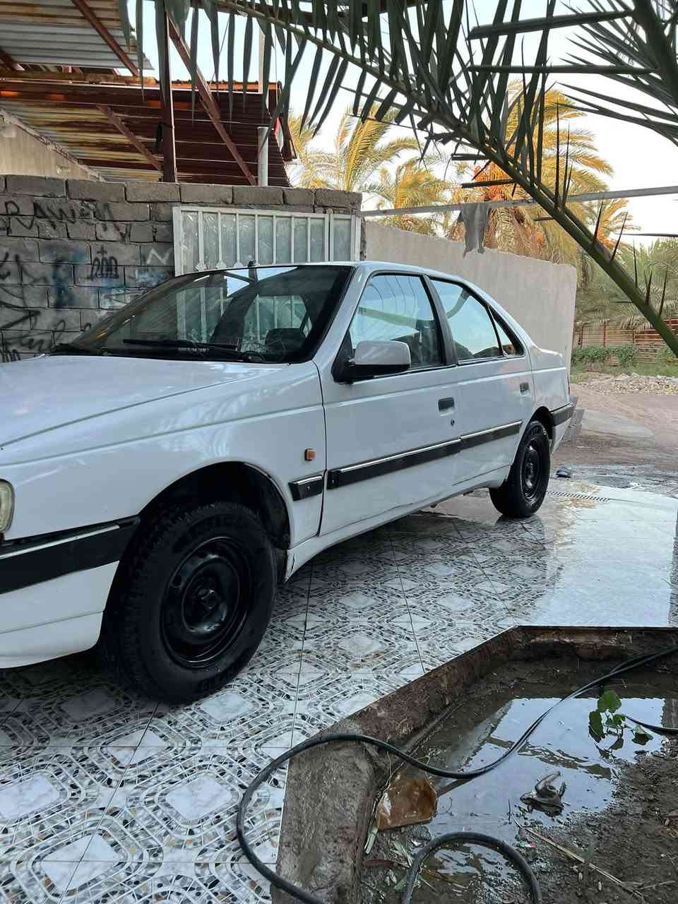 السلام عليكم للبيع مراوس حسب القناعه بيجو 405للبيع السياره حلوه جاهزه من كلشي كير ومكينه خير من الله السياره مصبوغه عام للجماليه تبريد ثلج ❄️ تايرات جدد السياره ماناقصه شي دواخل مرتبات رقم بصره  السعر 25وبي مجال مكاني البصرة قضاء الصادق للاتصال***********
