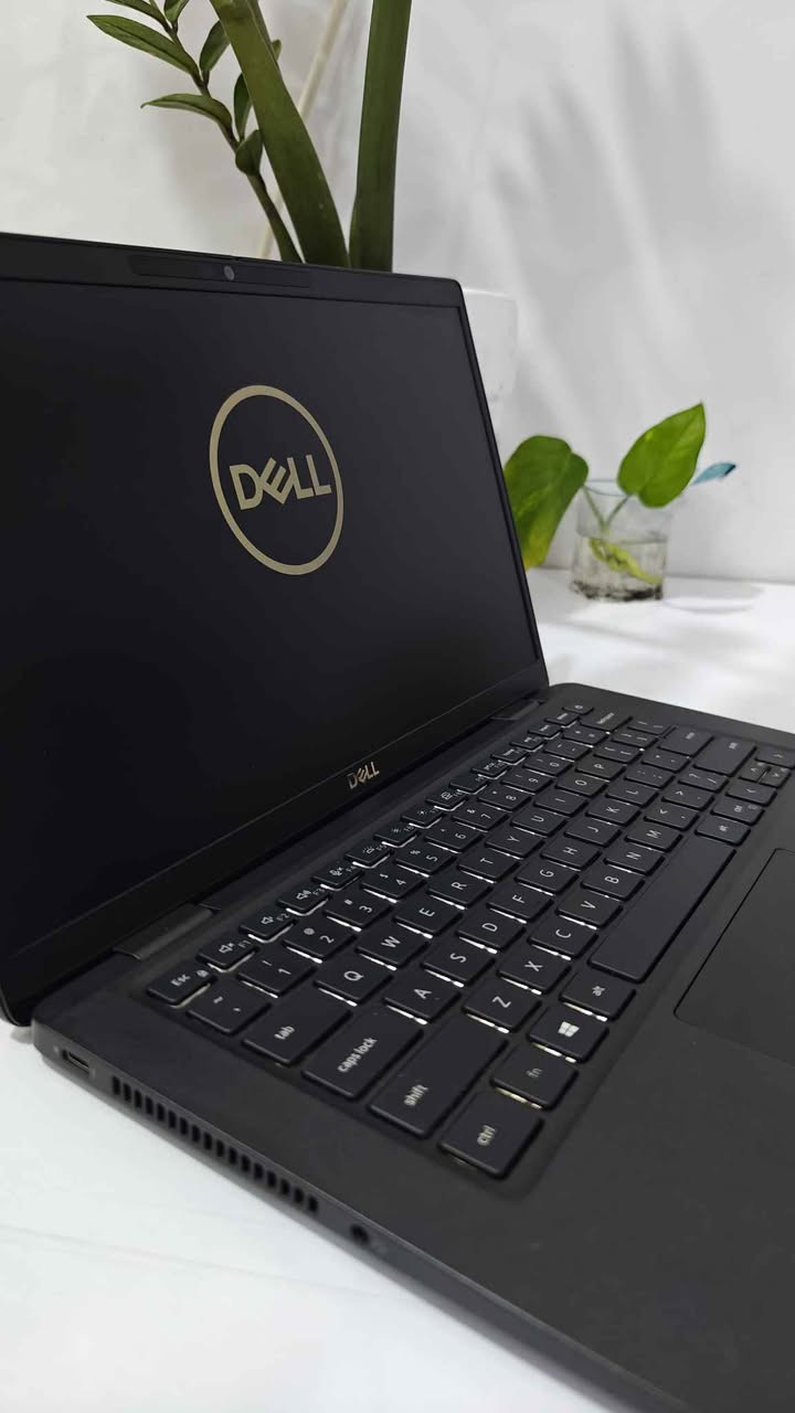 Dell Latitude 7320

* المعالج: Intel Core i7-1185G7 (الجيل الحادي عشر) .
* الذاكرة (RAM): 32GB  DDR4.
* التخزين: 256GB NVMe SSD .
* الشاشة: 13.3 بوصة بدقة FHD، ألوان رائعة ومريحة للعين أثناء العمل الطويل.
* صحة البطارية: 100٪ جديدة.
* بصمة وجه Face-ID

🔍 الحالة: مستخدم بدون بوكس
📞 للتواصل : ***********
💰 السعر: 600،000 بدون شاحن

https://t.me/epic_store2 بغداد, العراق

نص مكتوب في الصور:
- Display Windows HD Color Get a brighter and more vibrant picture for videos, games and apps that support HDR. Windows HD Color settings Scale and layout Change the size of text, apps, and other items 125% Advanced scaling settings Display resolution 1920 x 1080 (Recommended) Display orientation Landscape Rotation lock On Multiple displays Connect to a wireless display Older displays might not always connect automatically. Select Detect to try to connect to them. Detect Type here to search Display Sound Notifications & actions Focus assist Power & sleep Battery Storage Tablet Multitasking Projecting to this PC Shared experiences System Components Clipboard
- File C:/Users/Dell/battery-report.html Battery report COMPUTER NAME DESKTOP-9HEKOJI SYSTEM PRODUCT NAME Dell Inc. Latitude 7320 BIOS 1.51.0 05/26/2026 OS BUILD 19041.1.amd64fre.vb_release. 191206-1406 PLATFORM ROLE Mobile CONNECTED STANDBY Supported REPORT TIME 2026-09-11 22:09:40 Installed batteries Information about each currently installed battery NAME BATTERY 1 DELL TN2GYIB MANUFACTURER SMP SERIAL NUMBER 65108 CHEMISTRY LION DESIGN CAPACITY 54,006 mWh FULL CHARGE CAPACITY 54,006 mWh CYCLE COUNT