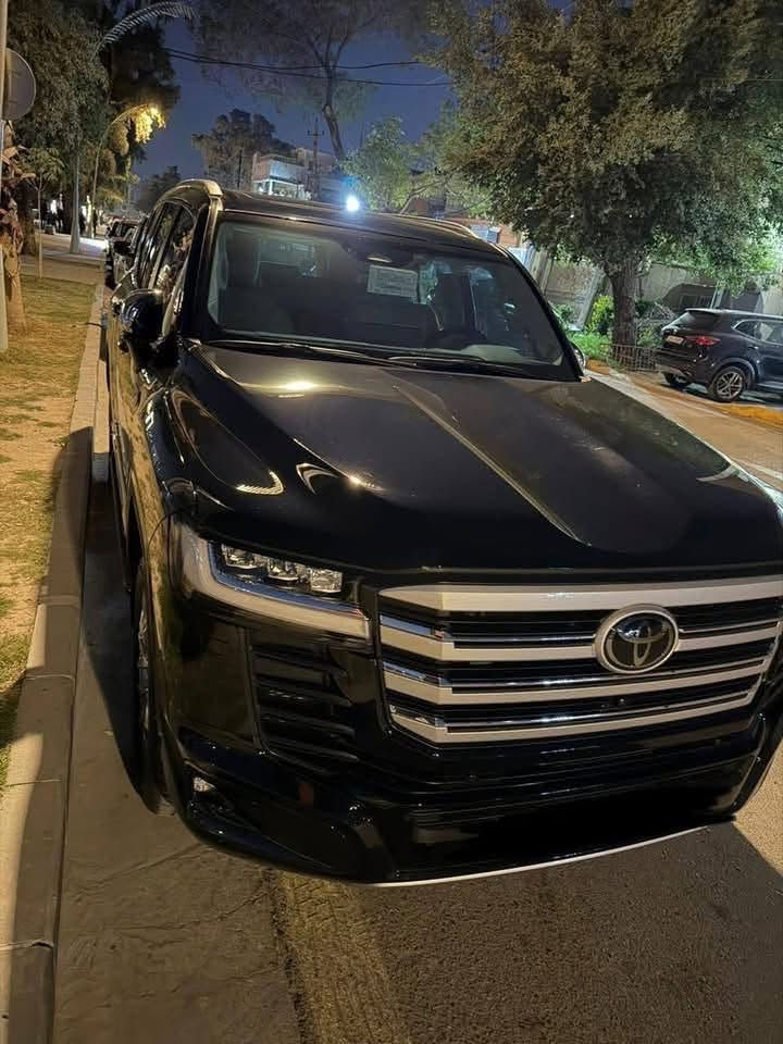 السلام عليكم 

البيع لاندكروز هايبرد  25  زيرو اسود ساز SAS
vx.s لمتدد هايبرد
ماشيه ١٠ الف 
رقمي

‭***********‬
