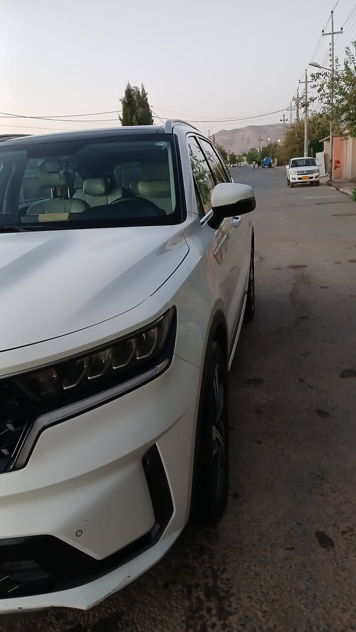 كيا سورنتو 2022
سعره 270$
ماشيه 122kL
مواصفاتها  معروفة 
بانوراما وجلد داخل ابيض وبصمه 
محرك 6 سلندر 3.5 
7 راكب
المقاعد جلد و كهرباء 
حساسات امامية وخلفية  
اناره محيطه متغيره 
 كامره خلفية 
بانوراما 
الگير ماوس 
وبيها 4 انظمة قيادة و 4 طرق 
الهاند بريك دكمة 
ستائر خلفية 
دخول الأبواب بصمة 
فتح وإغلاق الجنطة كهرباء 
تبريد ٣ قطع و مناخين
السيارة تدعم نظام ابل كاربلاي و اندرويد اوتو 
مكفوله عدى شخوط صغيره بالدعاميه تكاد لاتذكر 

العنوان بغداد 

الاتصال : ***********5☎️
