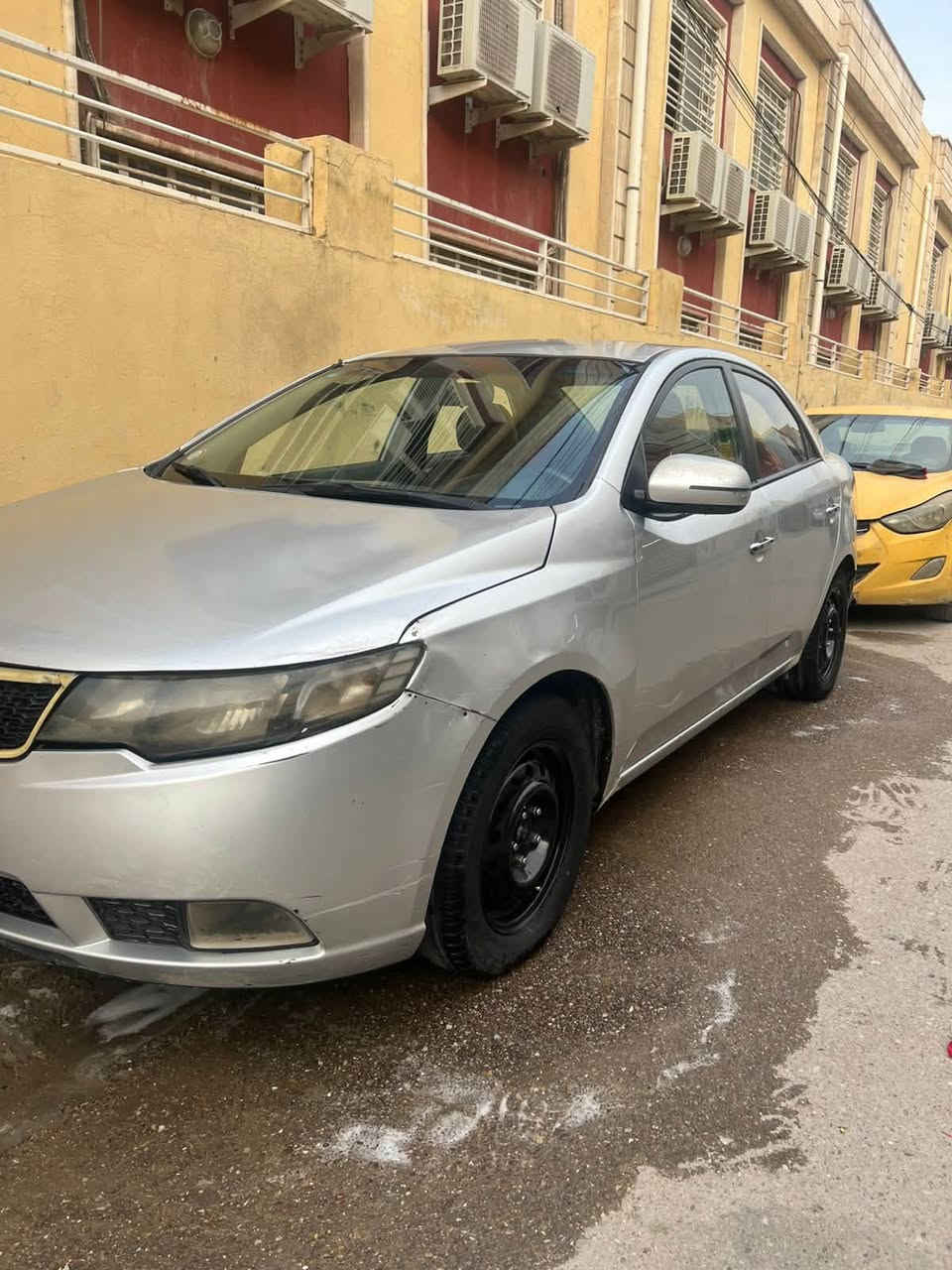 فورتي للبيع موديل 2012 وارد كندي سياره  حادثه جاملغ و بنيد و بيه حار بالجاملغ الخلفي  محرك مالته 1600   سياره بيه بستم طاك ابيعه على وضعيته 
للاستفسار ***********
