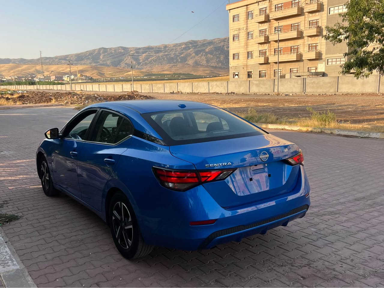 نيسان سينترا 2025 SV شكل جديد 
سعر بلاش والله 💣😱١١٢$ ورقه 
مواصفات 
بصمه 
شاشه كبير 
رادار 
حساس 
بابين بصمه 
ويل كب كروم 
و بعد مواصفات هوايه
ضرر: فقط بنيد صبغ بدون دواخل ارباك فقط ستيرن طاك راحع سيستم شركه 
مكان سياره عقره 
رقم موبايل *********** 
فقط واتساب ⬅️*********** اكر, نينوى
