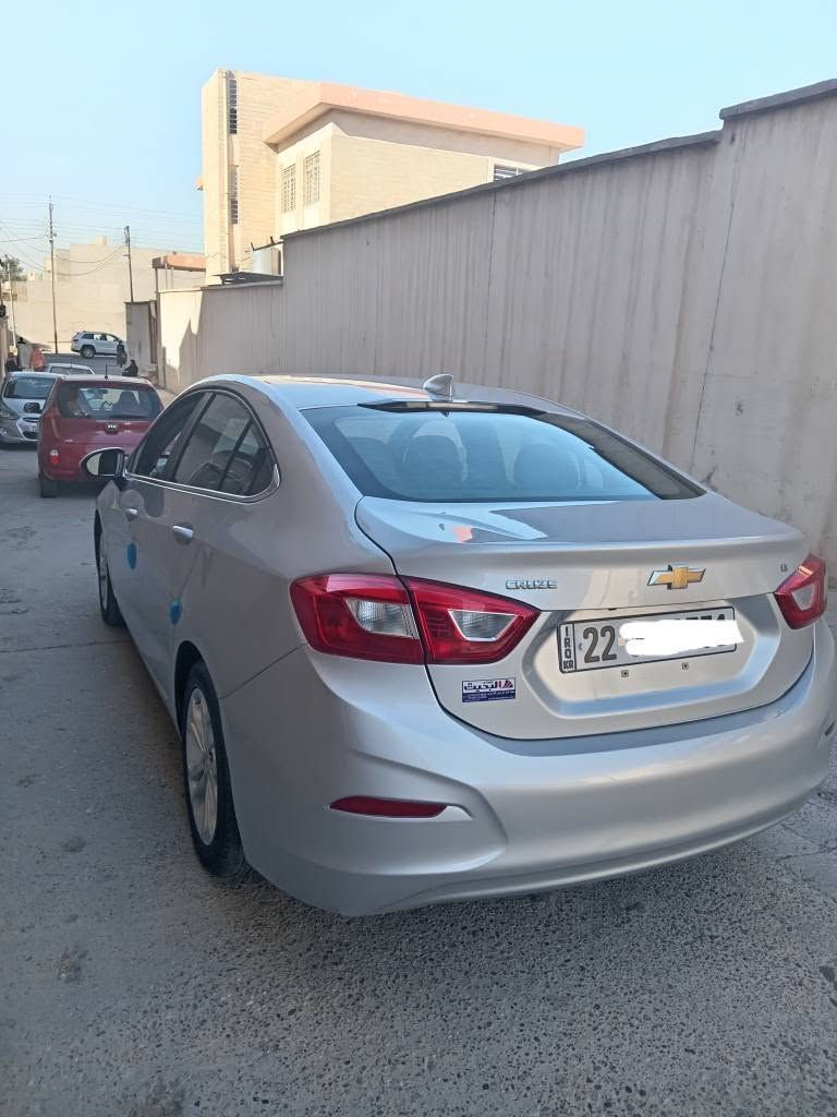 شوفرليت كروز  وارد أمريكي موديل ٢٠١٩ مواصفات Lt المعروفة بجم كبس 
رقم أربيل الدولي سنوية ٢٠٣١
محرك كير شرط جاهزة من جميع النواحي ادامه كامله على السيارة بسمي شرط التحويل 
ضرره جانبي جاملغ خلفي وحافت الباب مع ملاحظة بارد بسيطة 
مكانها الموصل 
التفاصيل أكثر الاتصال 
*********** موصل, نينوى
