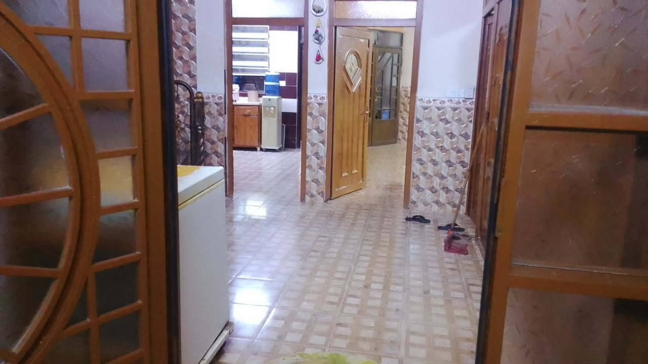 بيت للبيع في حي الانتصار شارع60 فرع اسواق الطائي 
المساحة 231

غرفتين نوم وهول واستقبال وصحيات ومطبخ وبيتونة

بناء حديث تسليم فوري
خدمات كاملة 
سند طابو   
السعر 130  مليون بي مجال

للاستفسار اكثر الاتصال على  رقم  ‏‪***********
