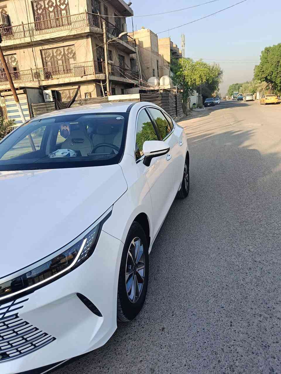 بي وايدي 25 ماشيه 6الف قابل الى زياده كفاله عامه رقم مميز السعر 21مليون 
بغداد الشعله ***********
