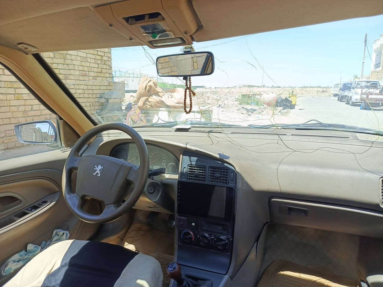 سلام عليكم 
سياره للبيع بيجو 405
موديل 2015 سياره جاهزه حداده وتخم تأير 
 بيه تعمير خيسات بهلالات رقم ميسان سنويه منتهيه وراعيه موجود شوكت ماتريد تحول جاهزه سياره كهربائيات تبريد شاشه دواخل جديده بدي كلش حلوه   السعر/29/وبيه مجال 
العنوان ميسان العماره 
***********

