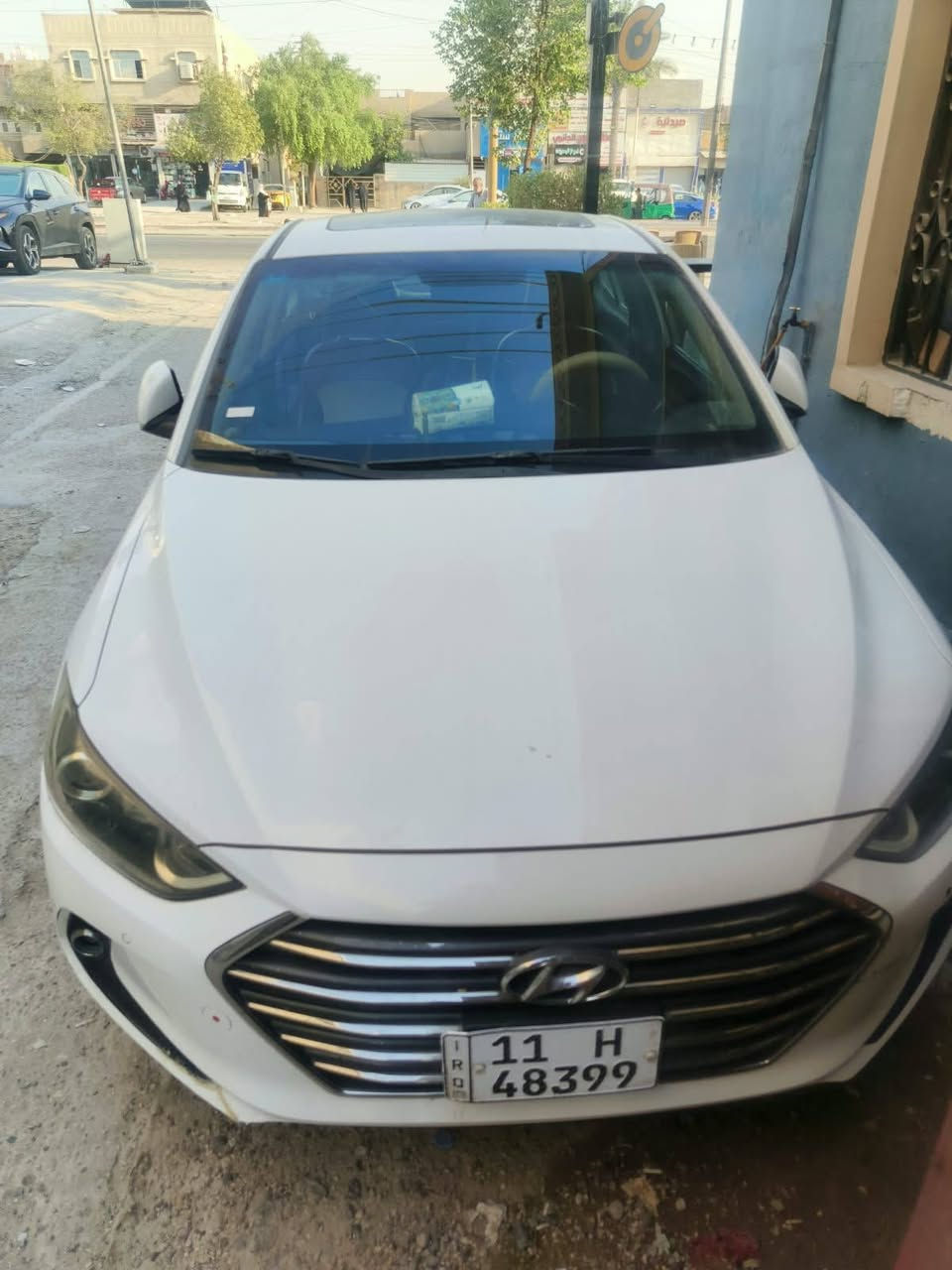 سلام وعليكم شباب الانترا خليجي مديل 2018 مكفولة من الصبغ  والحار كفالة عامة من عده البارد وطلقة بالقمارة منافذه وبيه رصعة بسيطة السيارة مال جني خير من الله كلشي بيه بلاد السيارة ممتعوبة ربع متصرف عليه مكينة 2000دوش لادوانز ولا شي وهاي السونار موجود مكاني بغداد البياع حي الشهداء للتفاصيل اتصل *********** غير متواجد  علفيس السعر 140 وبيه مجال
