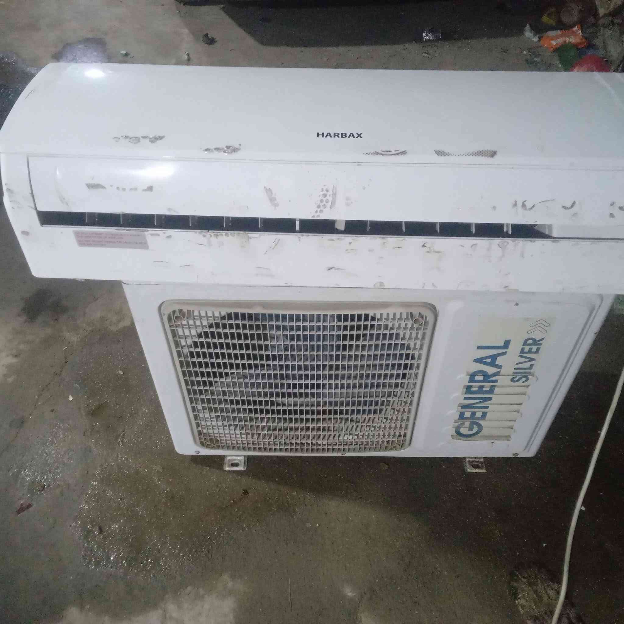 سلام عليكم سبلت البيع شغال طن ونص بي ليك فقط السعر 160 وبي مجال قليل العنوان البصرة الموفقية***********
